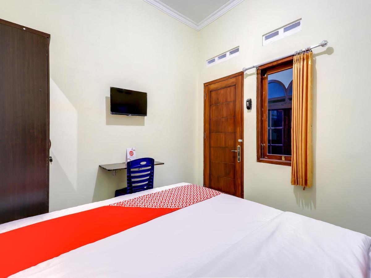 Oyo 90095 Indah Homestay Syariah Kejayan Dış mekan fotoğraf