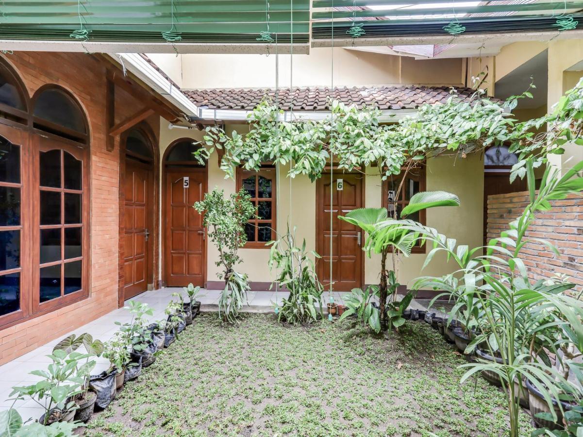 Oyo 90095 Indah Homestay Syariah Kejayan Dış mekan fotoğraf
