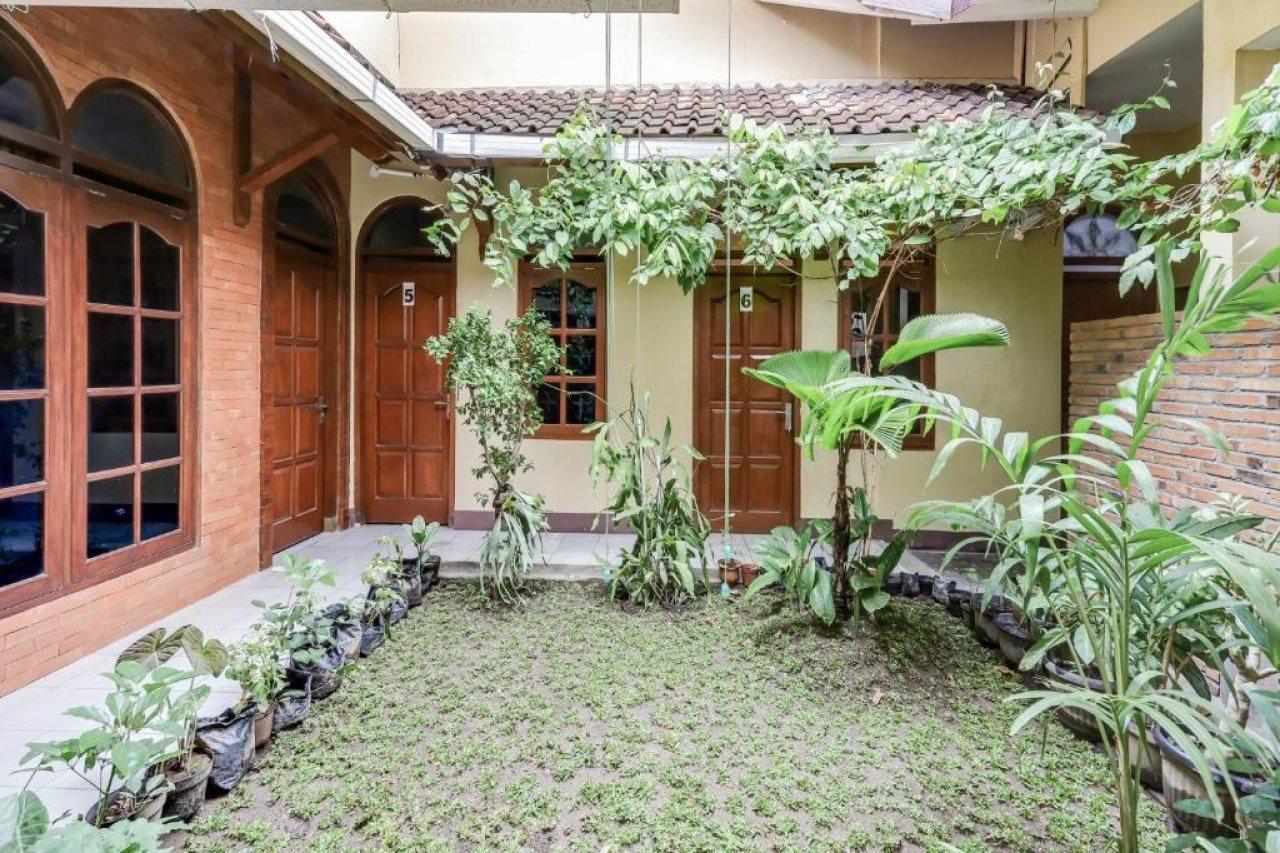 Oyo 90095 Indah Homestay Syariah Kejayan Dış mekan fotoğraf